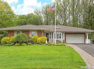 30 Mulberry Ct, Jericho, NY 11753
