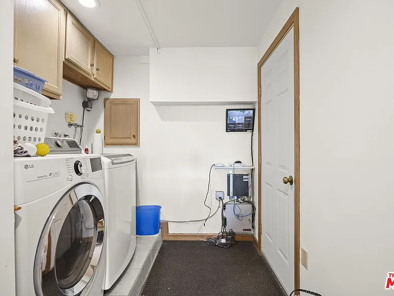1005 Ocean Dr — Photo 40