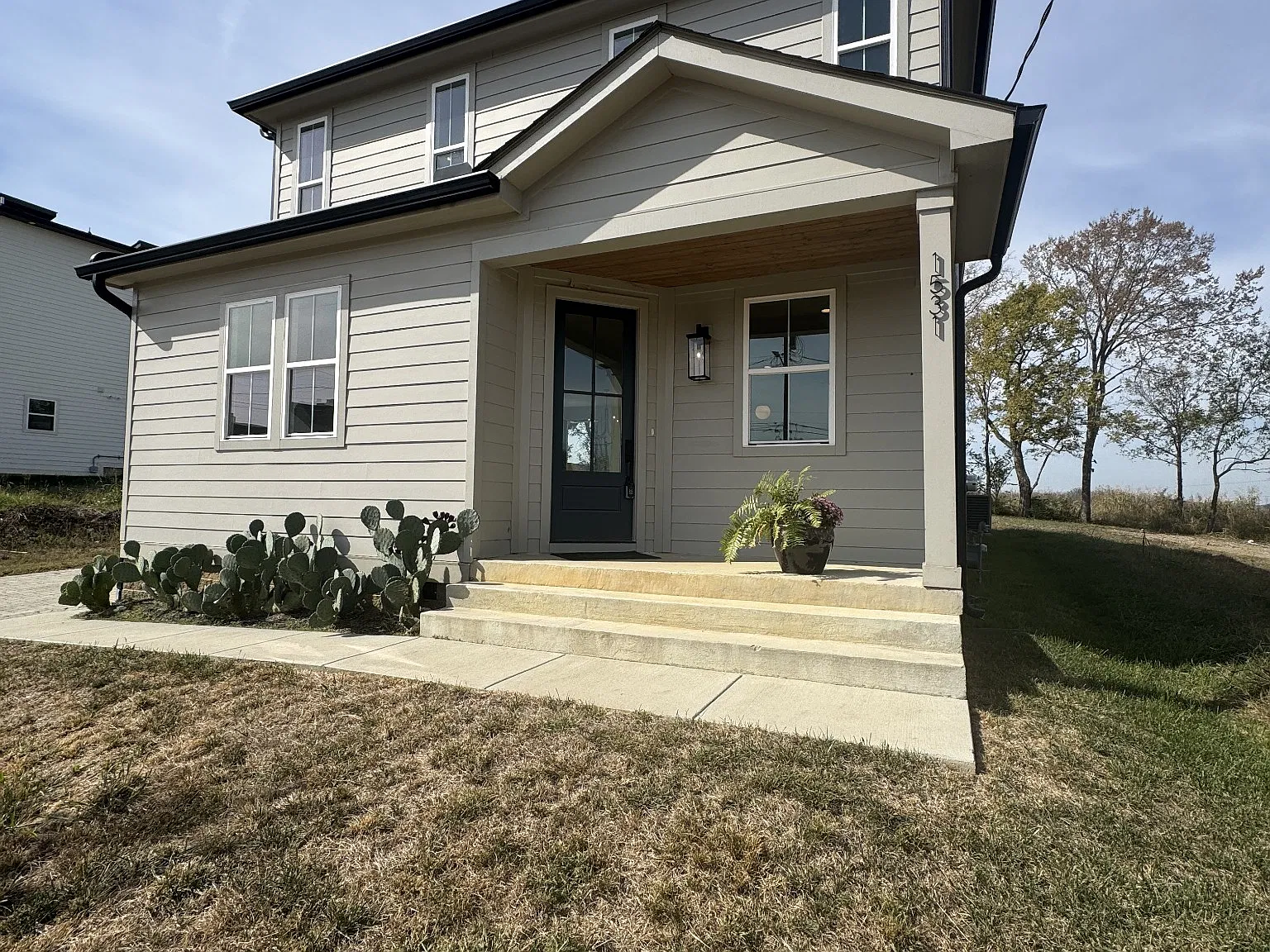 4 bed, 3.5 bath, 2289 sqft, $3,050 — Photo 2