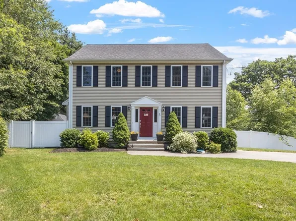 35 Okala Rd, Weymouth, MA 02189