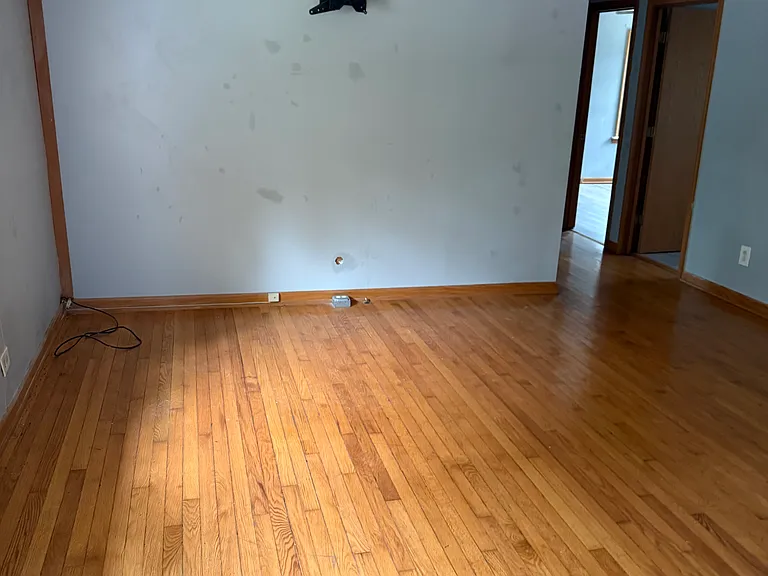 28W365 Batavia Rd — Photo 8