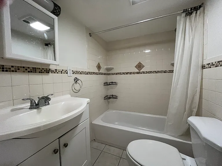 42.5 Jewett Ave #1 — Photo 6