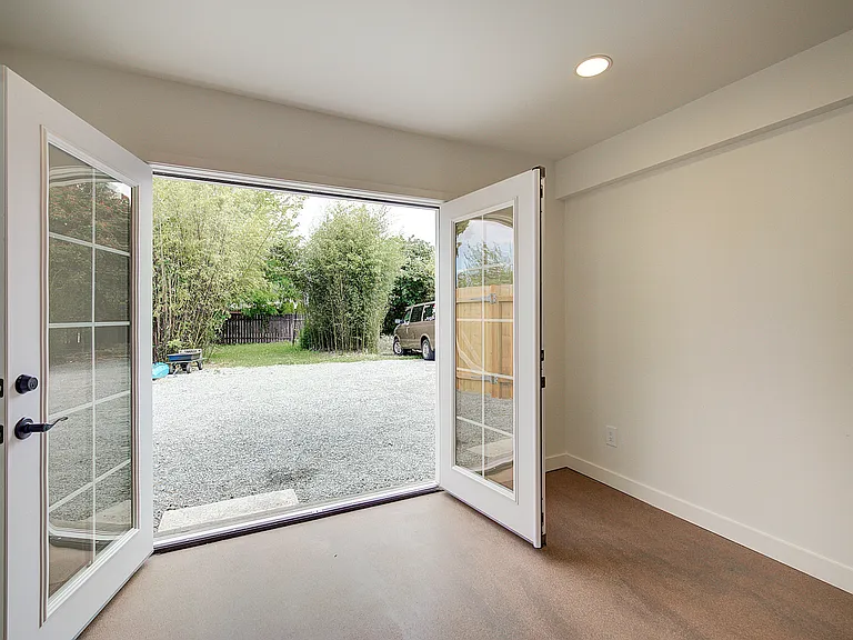 2410 SW Brandon St #2410 — Photo 6