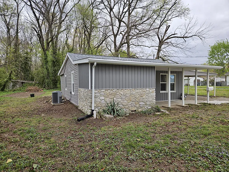 2818 S Rotherwood Ave — Photo 24