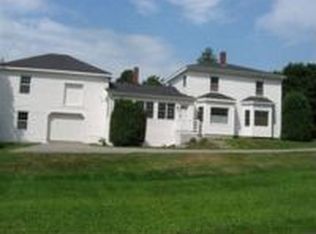 40 Hanson St, Winthrop, ME 04364