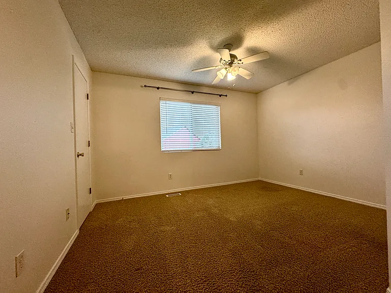 5413 Plumstead Dr — Photo 16