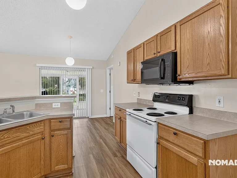14169 Spring Hill Dr — Photo 11