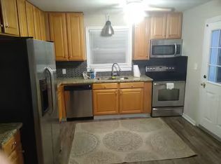 551 Melbourne Ct, Charlotte, NC 28209