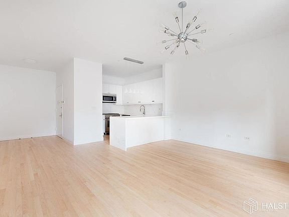 4th image of 195 15th St APT B4