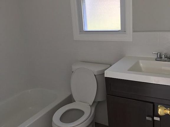 5th image of 408 Buermann Ave
