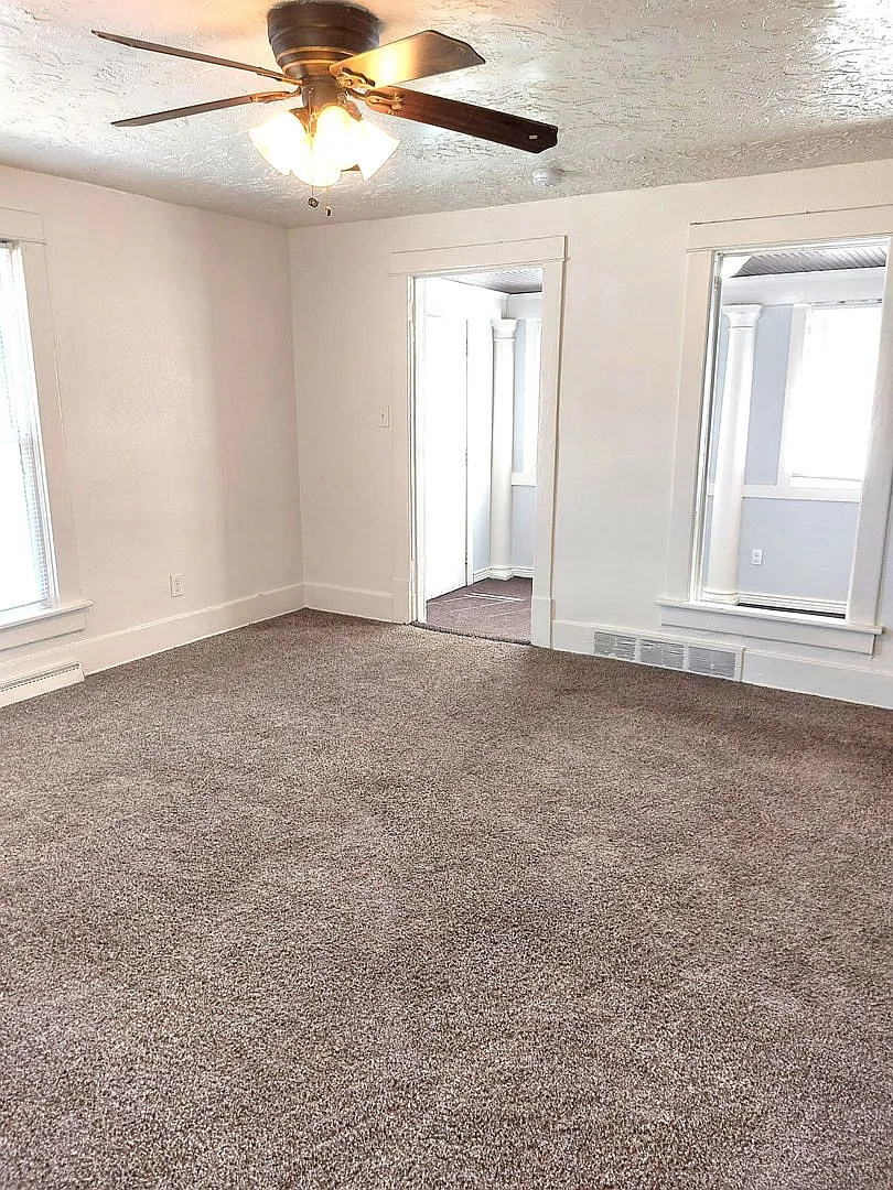 Building Photo - (816 20th Street)