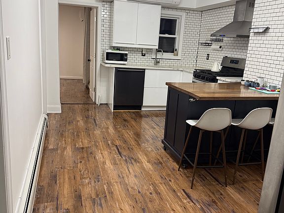 3rd image of 144 New York Ave APT 1