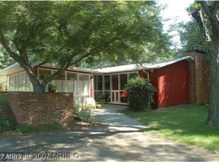 2206 Marthas Rd, Alexandria, VA 22307