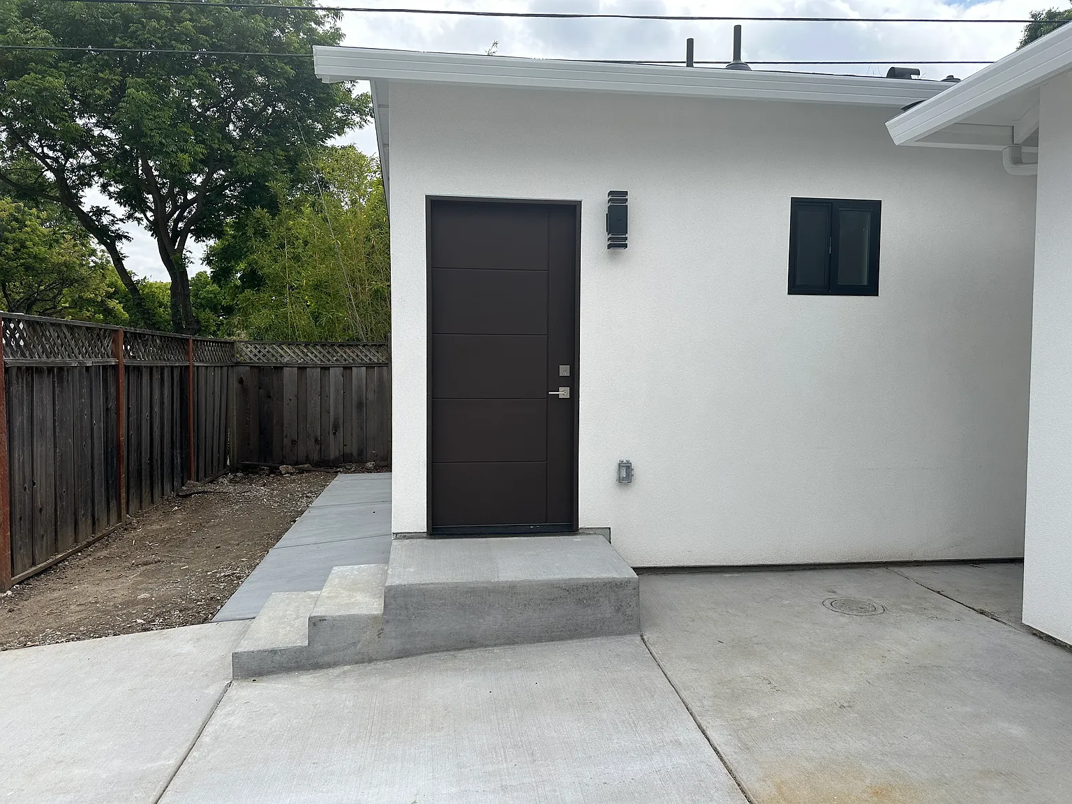 1076 W Knickerbocker Dr — Photo 2