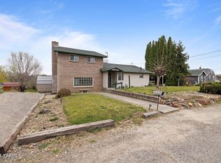 212 3rd Ave, Granger, WA 98932