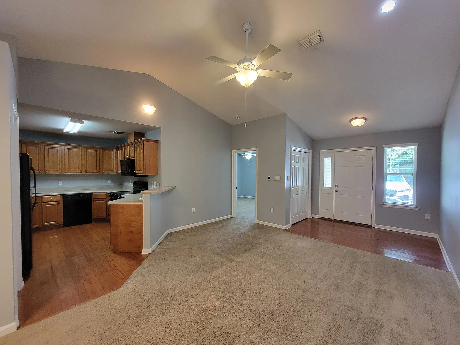 3 bed, 1173 sqft, $1,695 — Photo 3