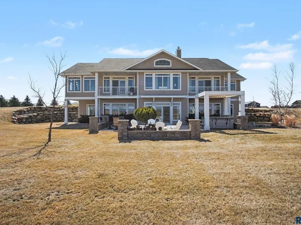 45054 233rd St, Madison, SD 57042