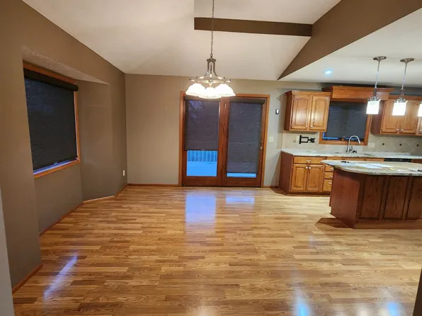 1208 S 5th St, Beatrice, NE 68310