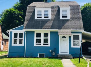 29 Schoolhouse Rd, Tuxedo Park, NY 10987