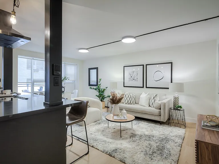 420 Eglinton Ave E #405 — Photo 2
