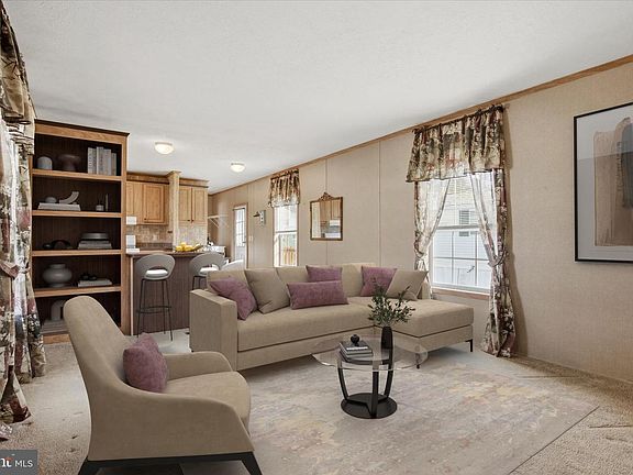 3rd image of 77 Ivy Cir