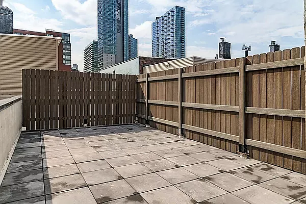 Rented by Charney Real Estate LLC | media 8