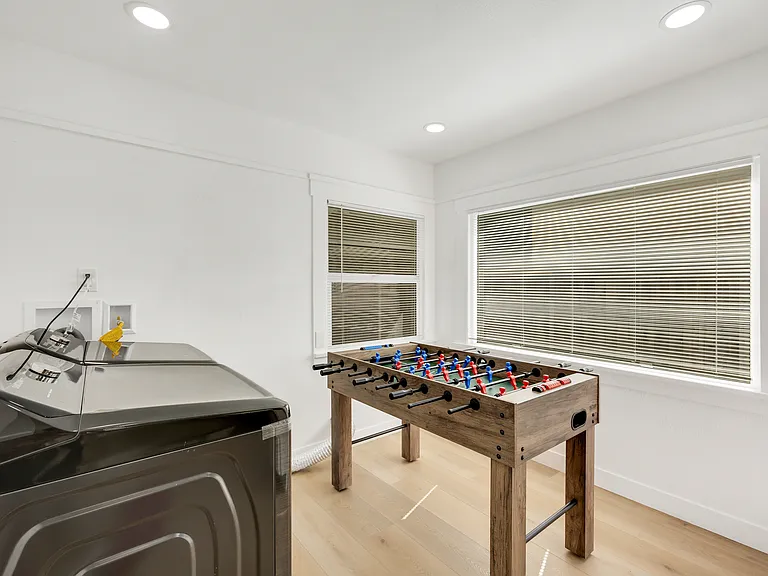 346 Molino Ave — Photo 38