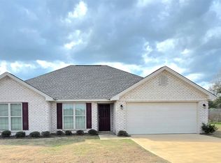 2405 Landing Loop, Deatsville, AL 36022