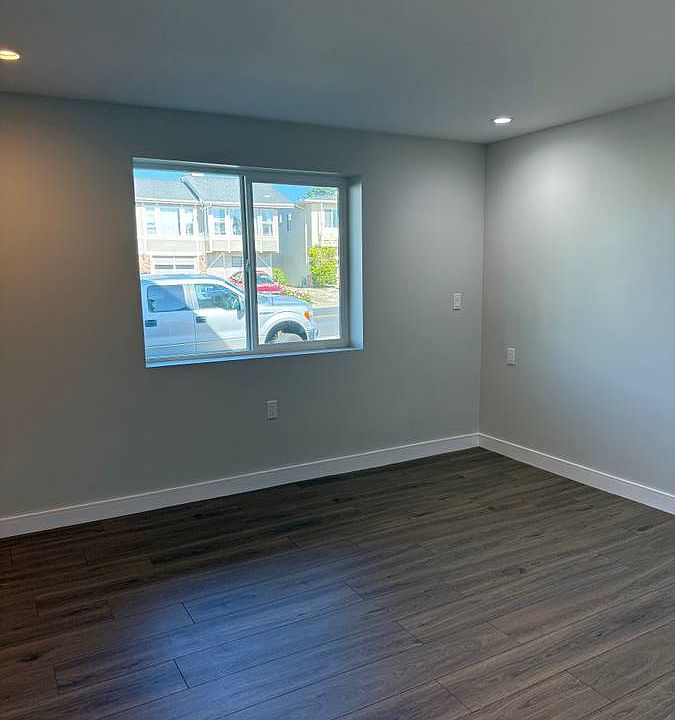 2nd image of 257B Saint Francis Blvd #B
