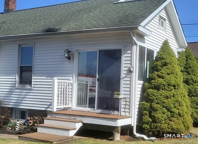 1644 Meriden Ave — Photo 3