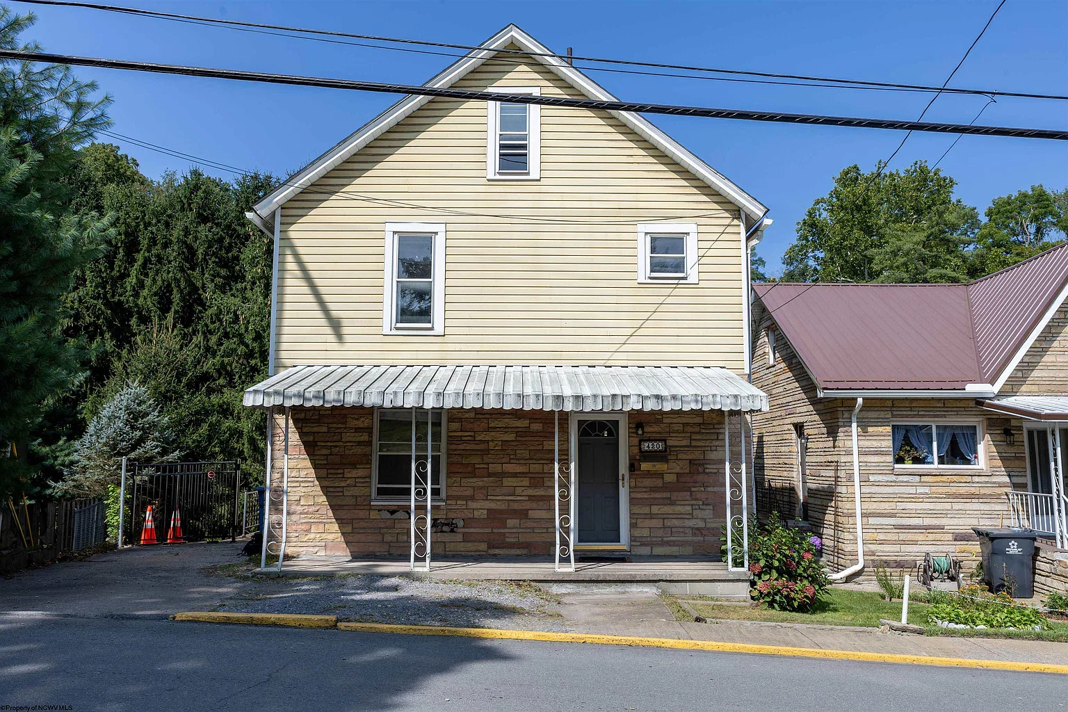 420 E Brockway Ave photo 1