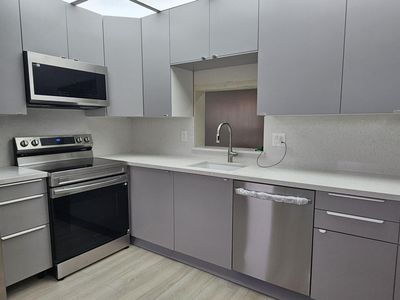 421 NE 14th Avenue #302, Hallandale Beach, FL, 33009