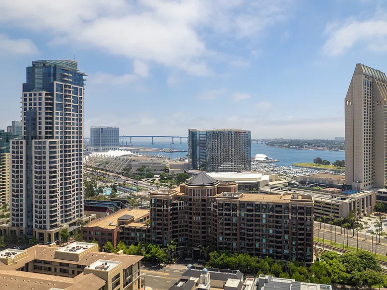 500 W Harbor Dr #1502 — Photo 23