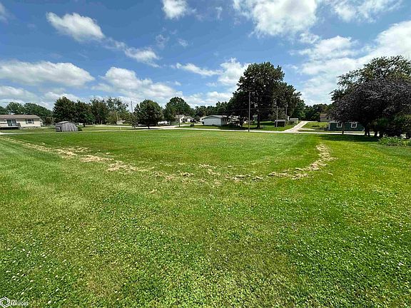 3rd image of 809 C Ave E
