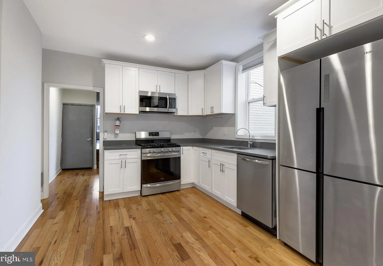 3 bed, 1.5 bath, $1,450 — Photo 4