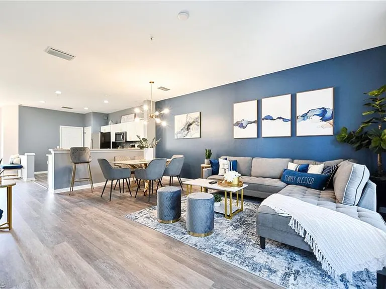 981 Hampton Cir #119 — Photo 6