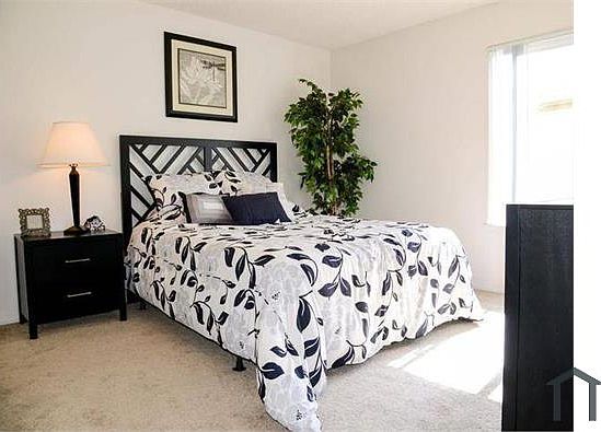 2nd image of 3884 1/2 Caminito Aguilar #3864-D