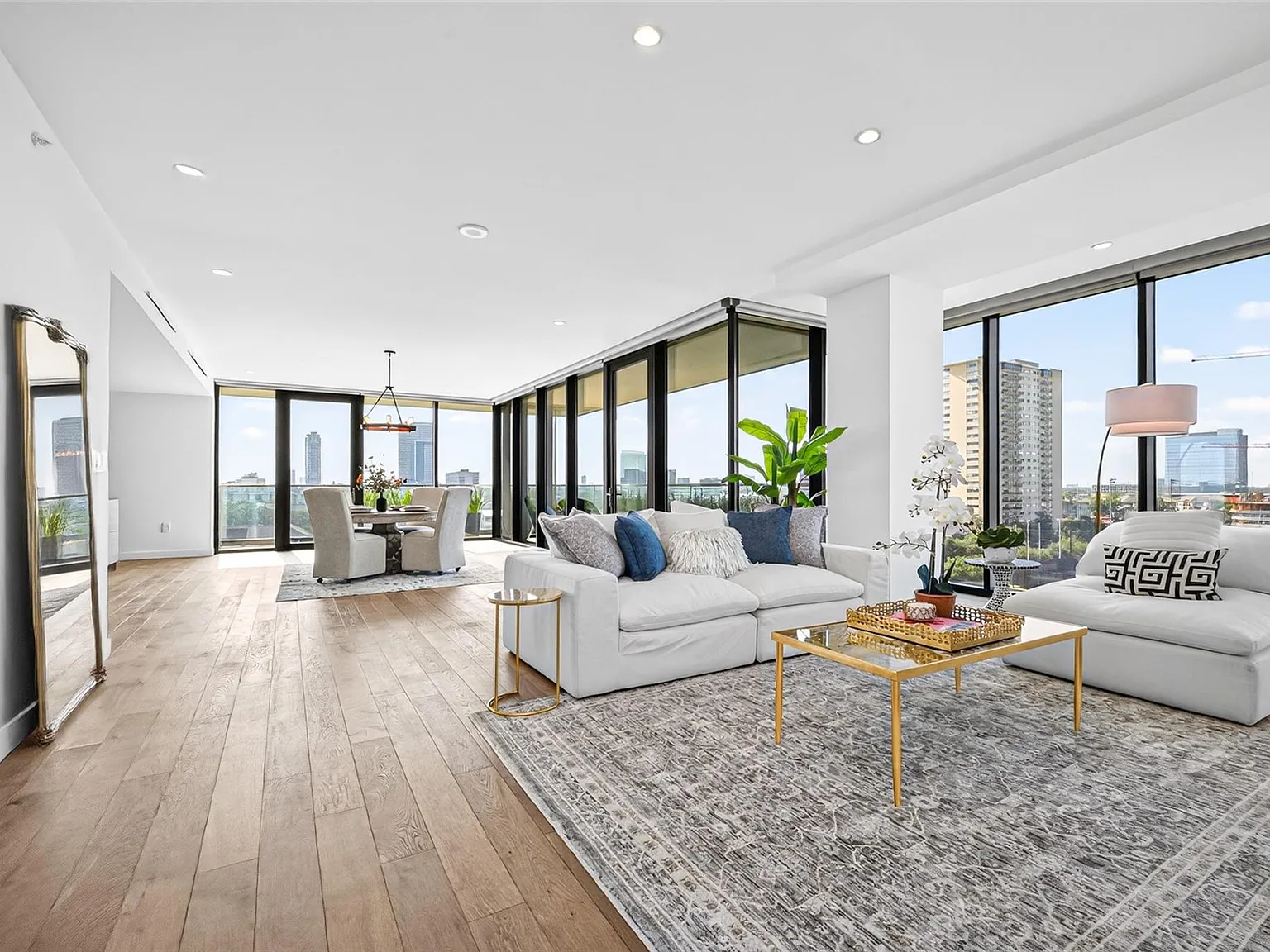 2 bed, 2.5 bath, 2420 sqft, $20,000 — Photo 3