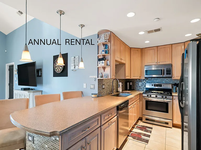 18 Sheridan Ave #3 — Photo 1