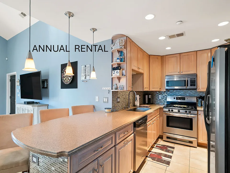 18 Sheridan Ave #3