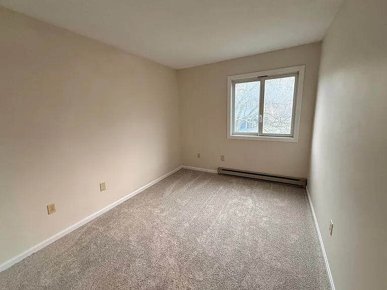 L4 Stonehedge Dr #L4 — Photo 13