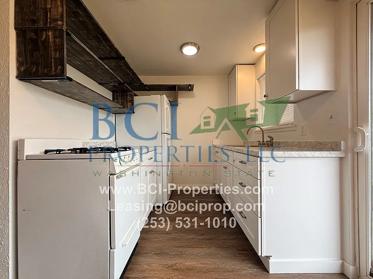 10902 Freiday St SW — Photo 5