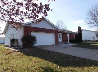 136 E Hunters Rdg, Valmeyer, IL 62295