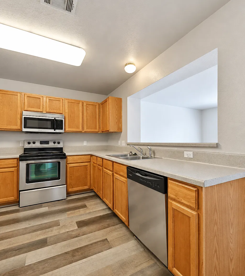 415 E 4th Ave, Belton — Photo 3