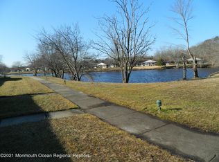 343 Canterbury Ct #B, Lakewood, NJ 08701
