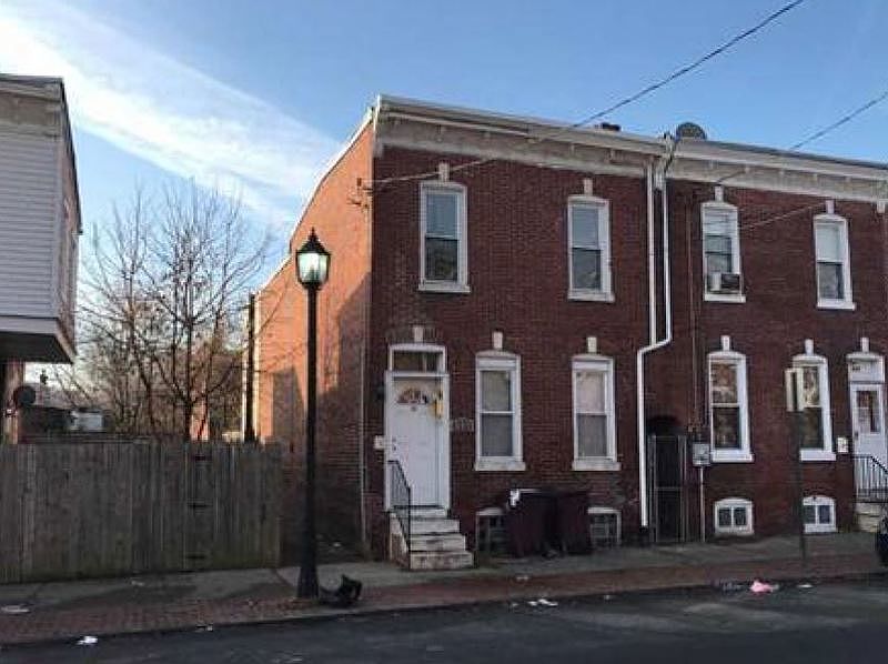 1st image of 520 E 11th St