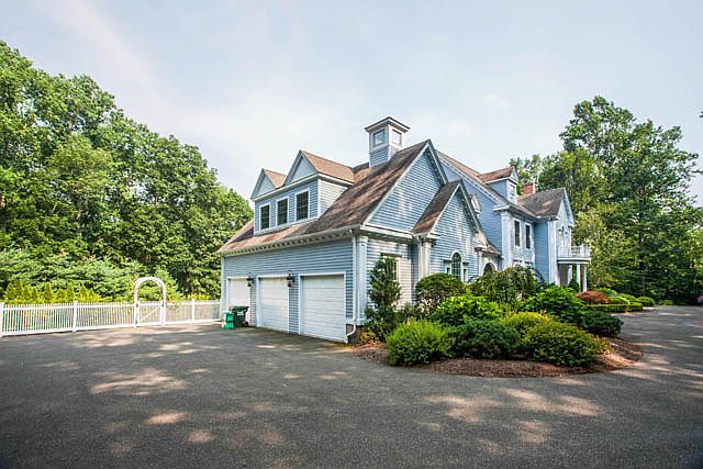 2nd image of 32 Crestview Dr