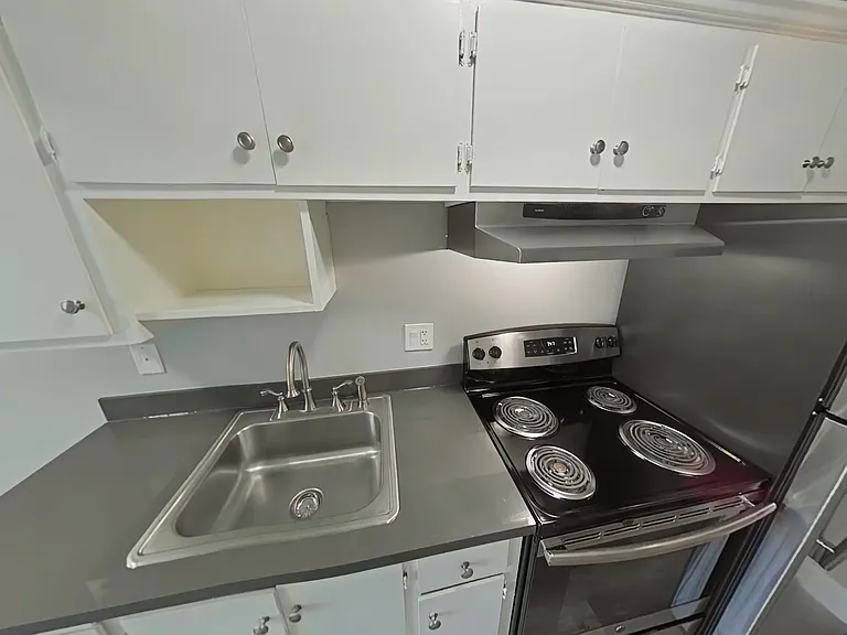 401 E Poplar Avenue — Photo 11