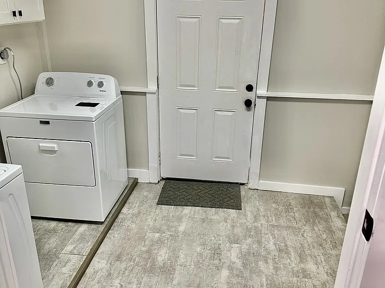 618 E Vine St — Photo 18