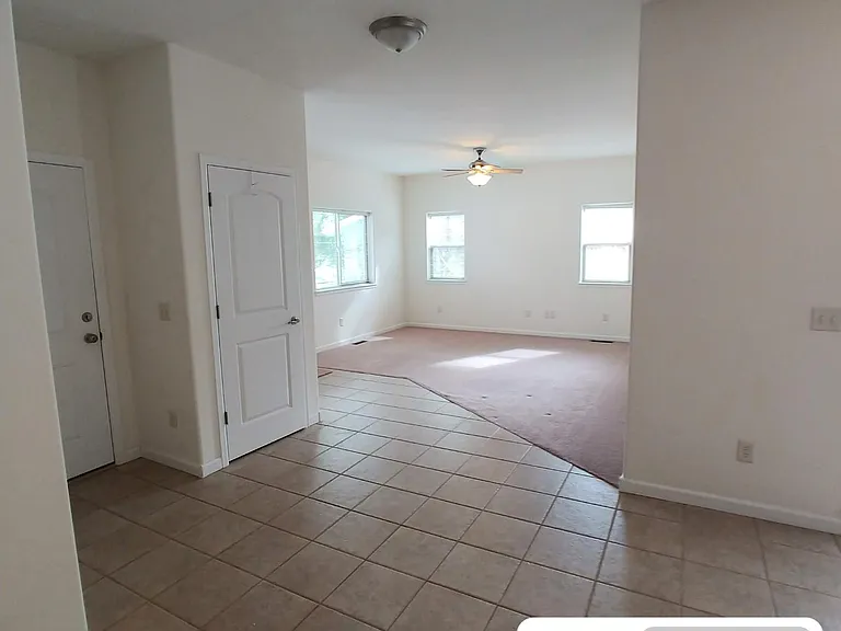 813 S 10th St — Photo 12